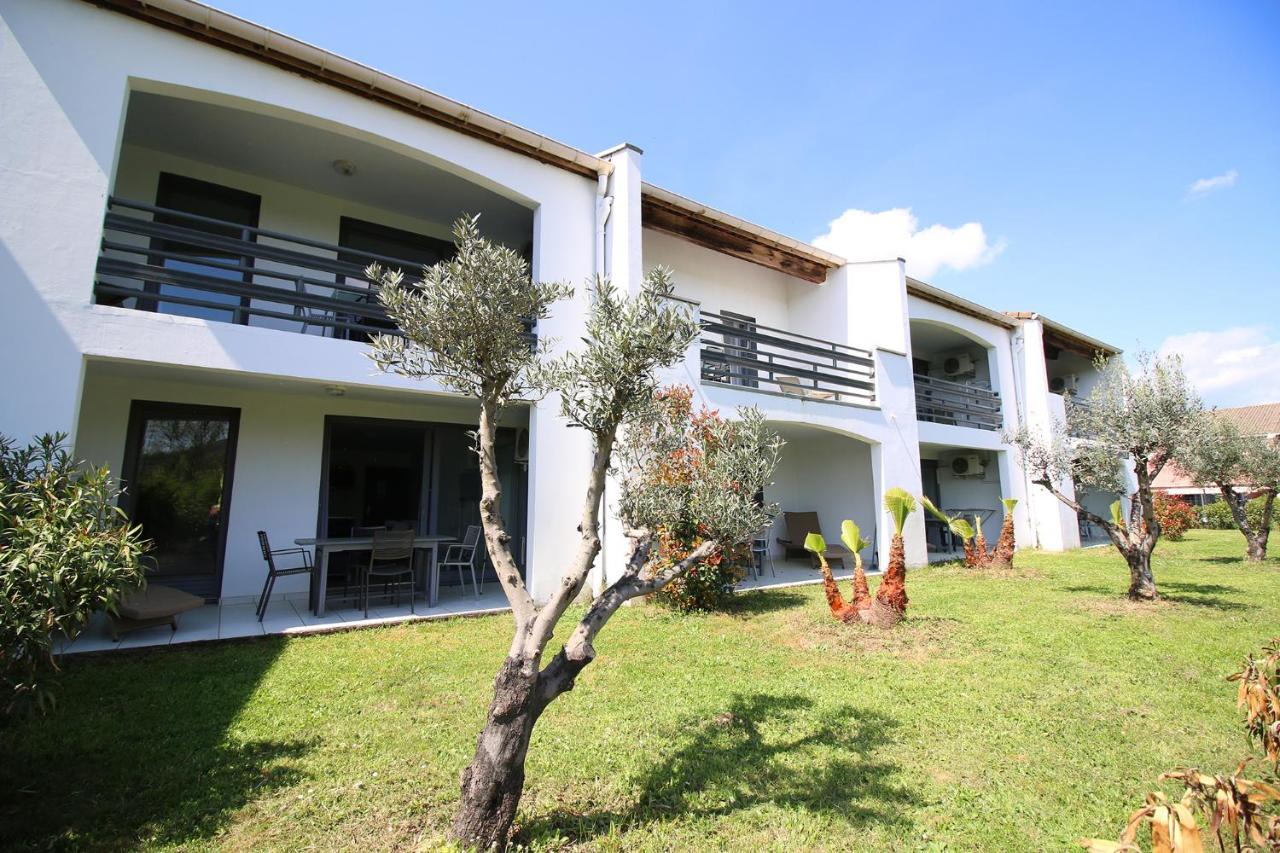 Residence De Tourisme Domaine De Janus Ruoms Bagian luar foto