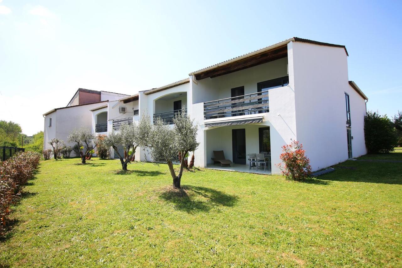 Residence De Tourisme Domaine De Janus Ruoms Bagian luar foto