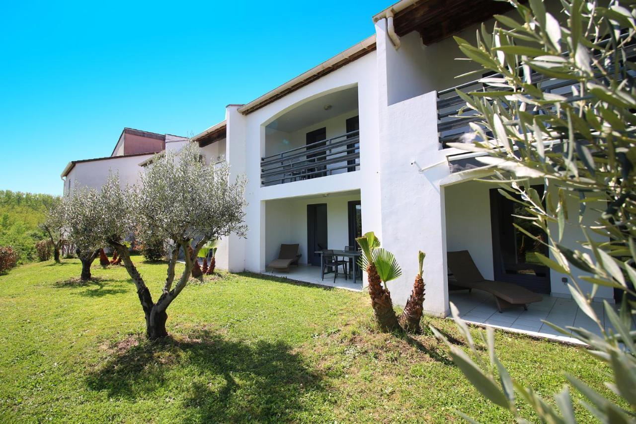 Residence De Tourisme Domaine De Janus Ruoms Bagian luar foto